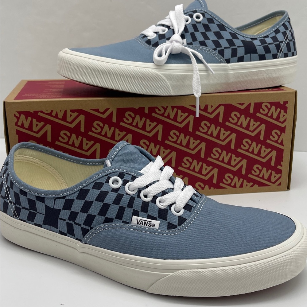 Vans • Men’s Authentic WACK DBLUE
VN000D7Y BLU Sneakers